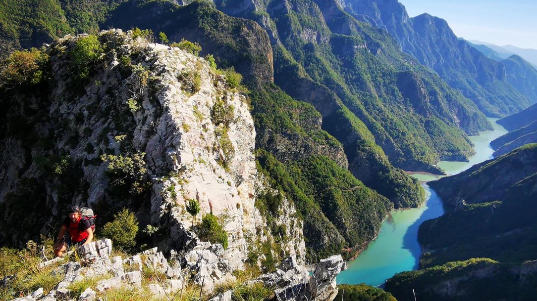 Wild Trail - Koman Lake, Albanië